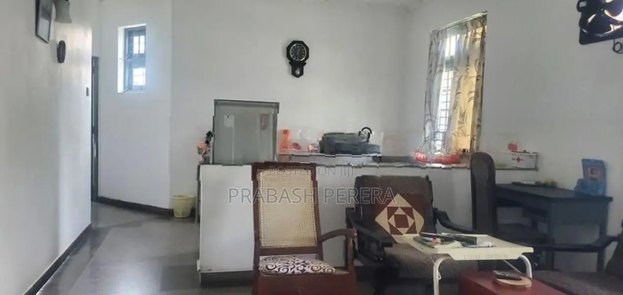 3 Bedroom 2 Storeyed House for Sale in Colombo 05.