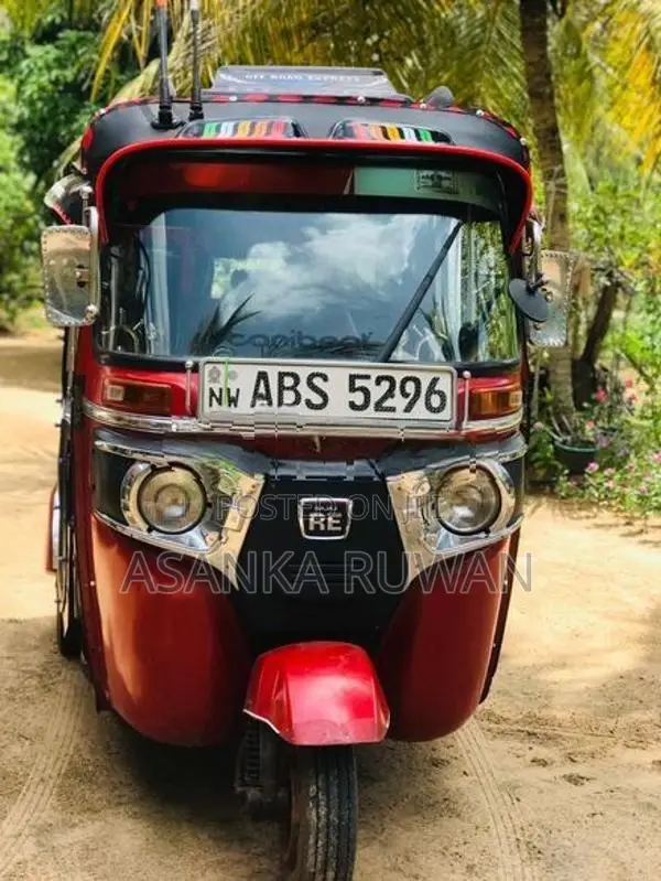 Bajaj RE 2018