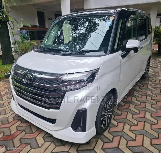 Toyota Roomy Custom GT 2025