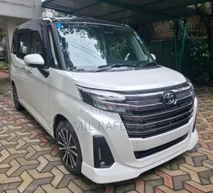 Toyota Roomy Custom GT 2025