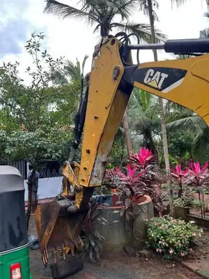 CAT 428E 2012