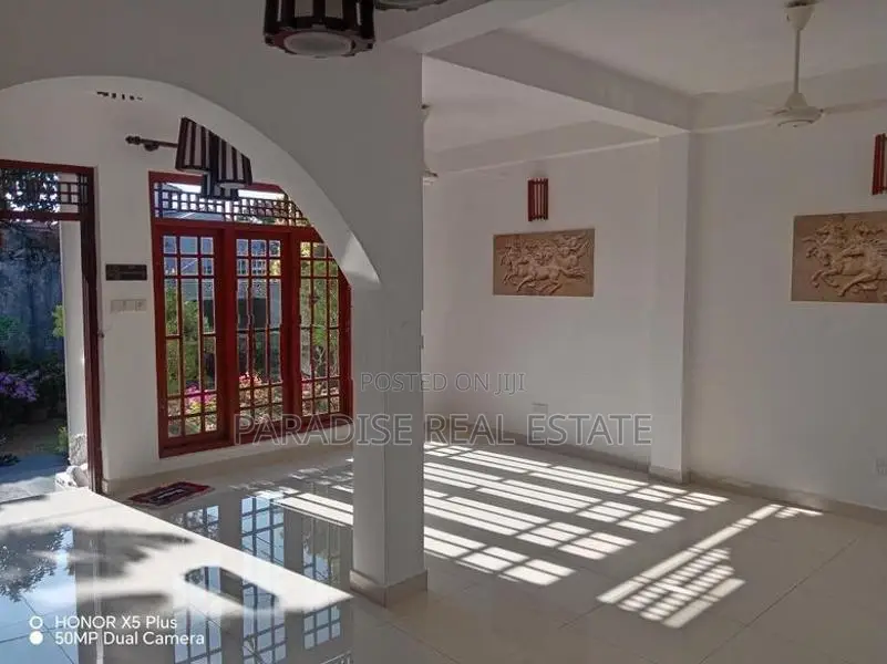 BRAND NEW SINGLE STOREY HOUSE FOR RENT IN PAPILIYANA ROAD