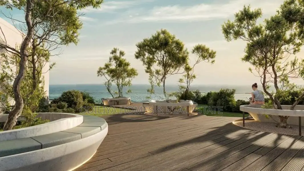 Iconic Living. Views. ICON V.