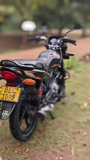 Bajaj Platina 100 ES 2016