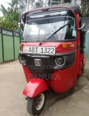 Bajaj RE 2019