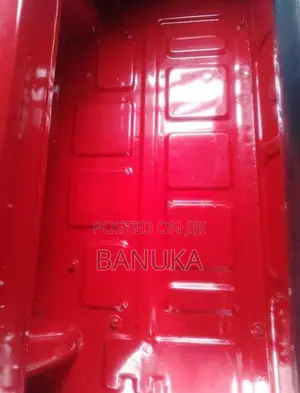 Bajaj RE 2019