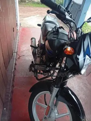 Bajaj CT100 2025