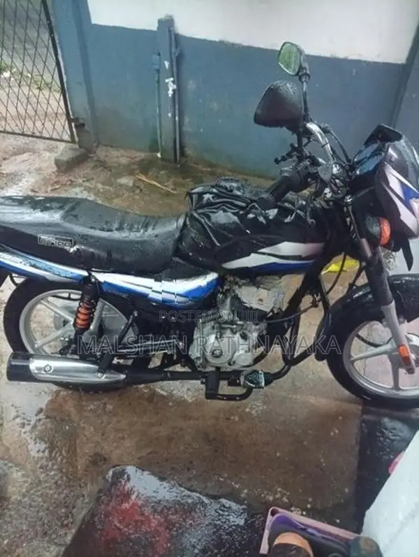 Bajaj CT100 2025