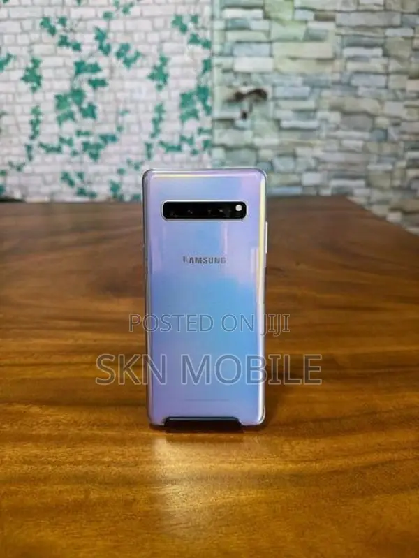 Samsung Galaxy S10 5G 8GB 256GB (Used)
