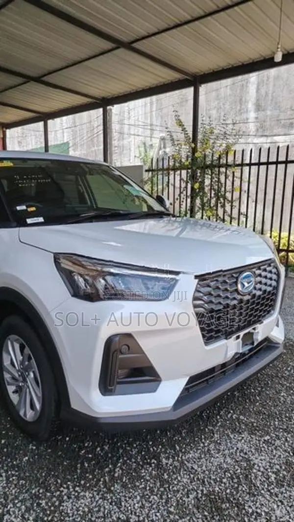 Daihatsu Rocky X HEV 2025