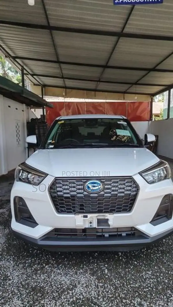 Daihatsu Rocky X HEV 2025