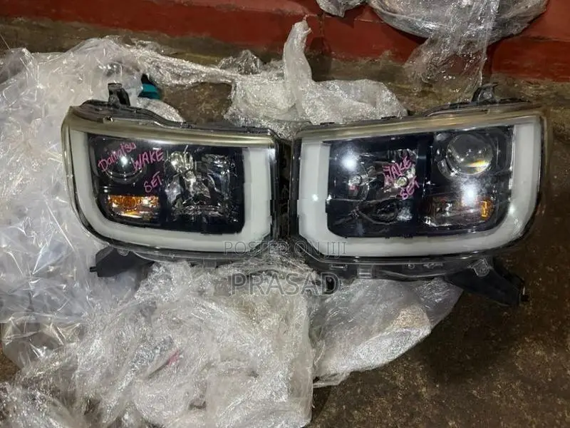 Daihatsu Wake Pixiss Head Lamp