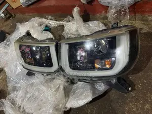 Daihatsu Wake Pixiss Head Lamp