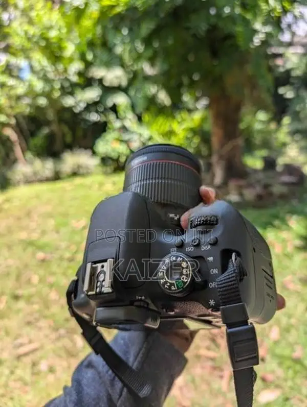 Canon 750D Camera