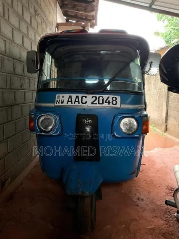 Bajaj RE 2012
