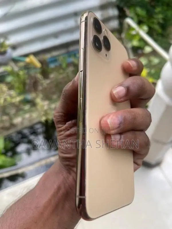 Apple iPhone 11 Pro 256GB (Used)