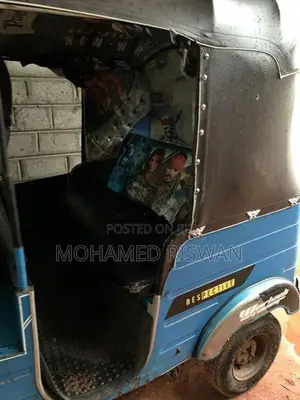 Bajaj RE 2012