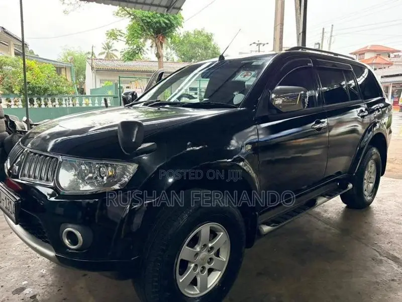 Mitsubishi Montero Sports 2012