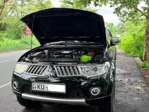 Mitsubishi Montero Sports 2012