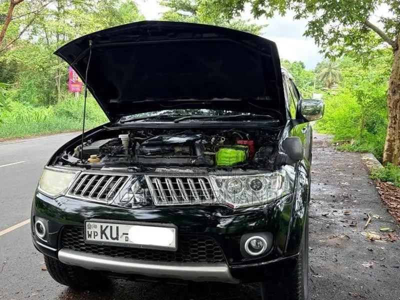 Mitsubishi Montero Sports 2012
