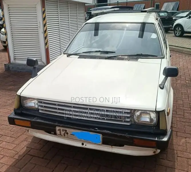 Nissan Sunny LVB11 1987