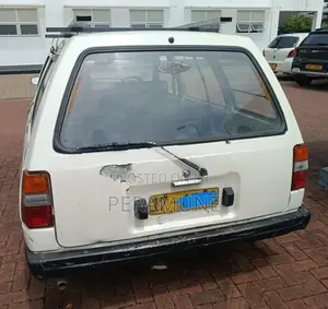 Nissan Sunny LVB11 1987