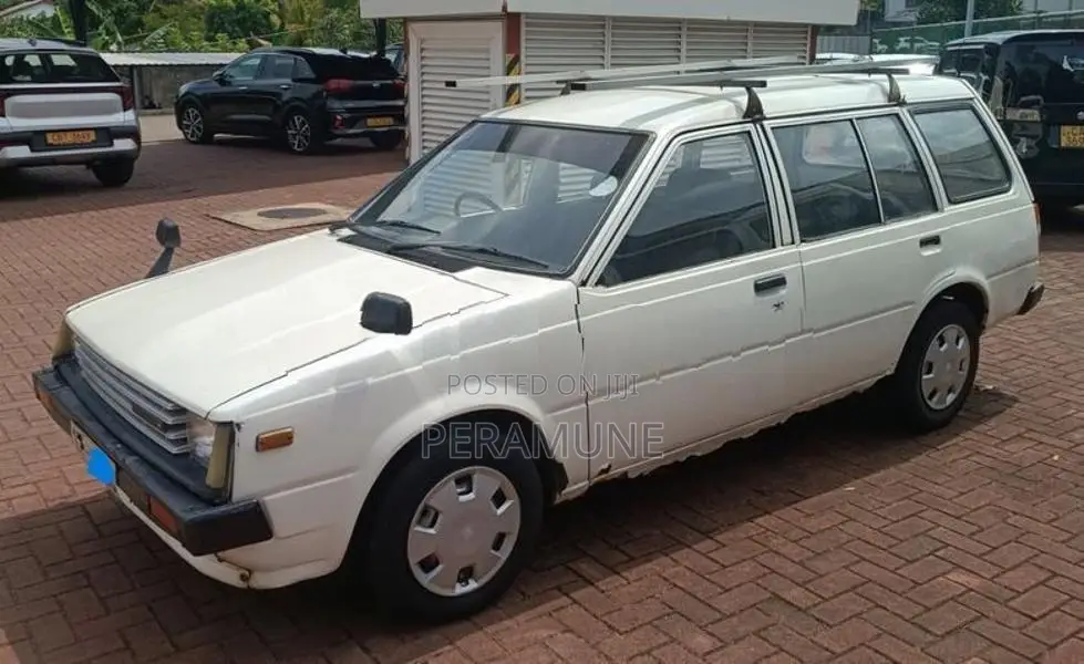 Nissan Sunny LVB11 1987