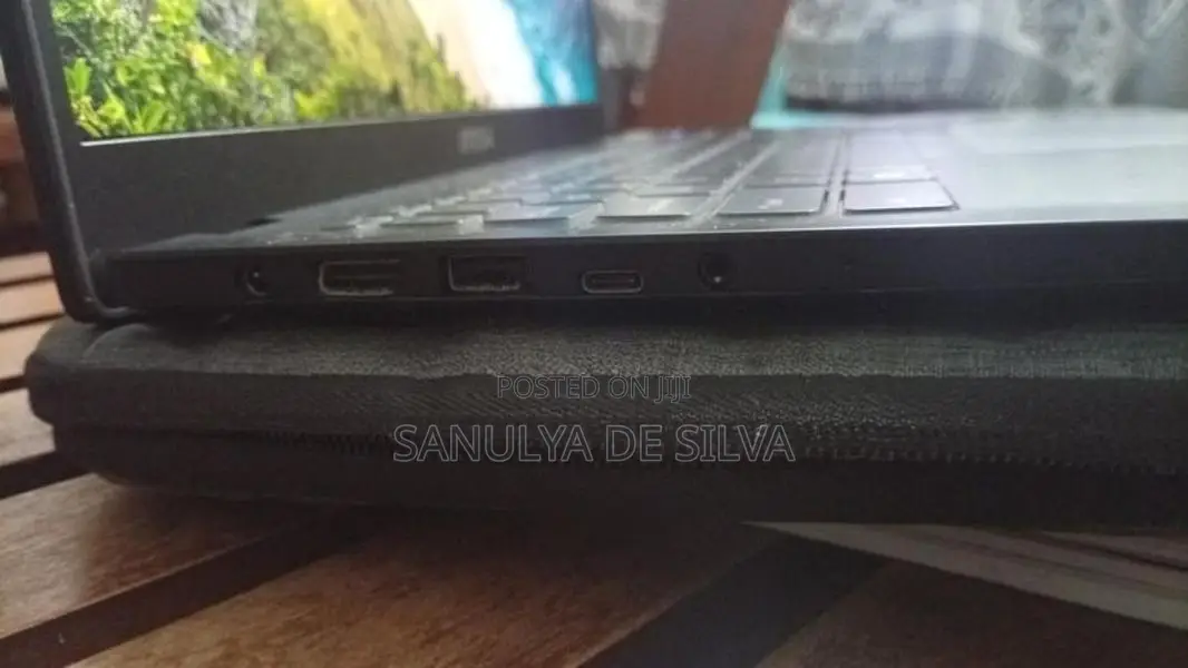 MSI Modern 15 B13M Laptop