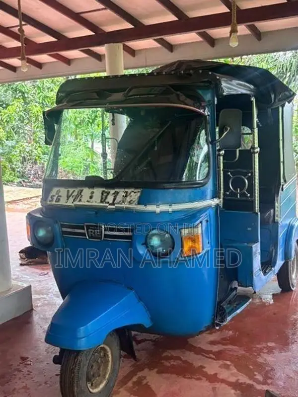 Bajaj RE 2010