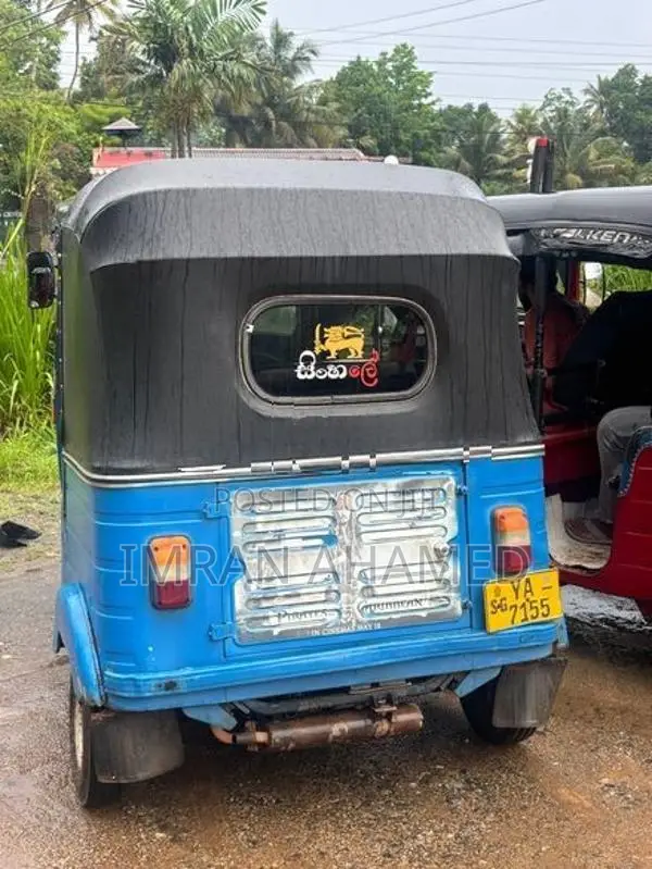 Bajaj RE 2010