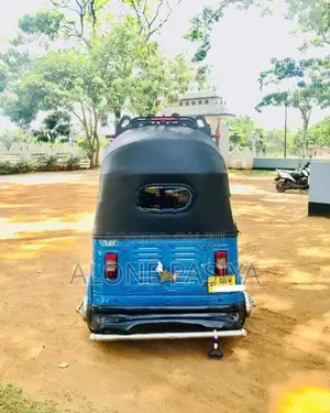 Bajaj RE 2015