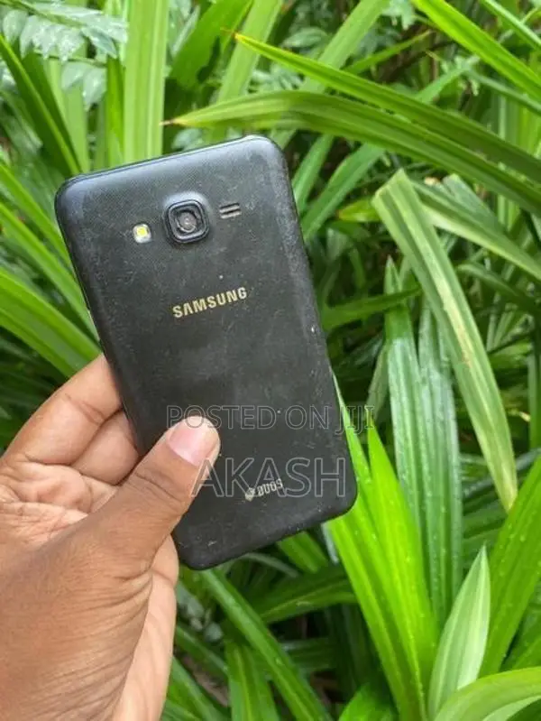 Samsung Galaxy J7 2GB 16GB (Used)