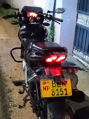 Bajaj Pulsar 180 2017