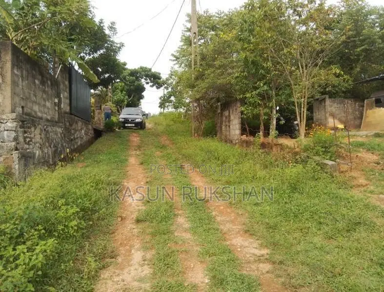 Land with Under Construction House for Sale Kananwila