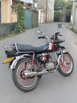 Hero CD 100 2004