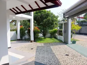 Kaduwela Modern House for Sale