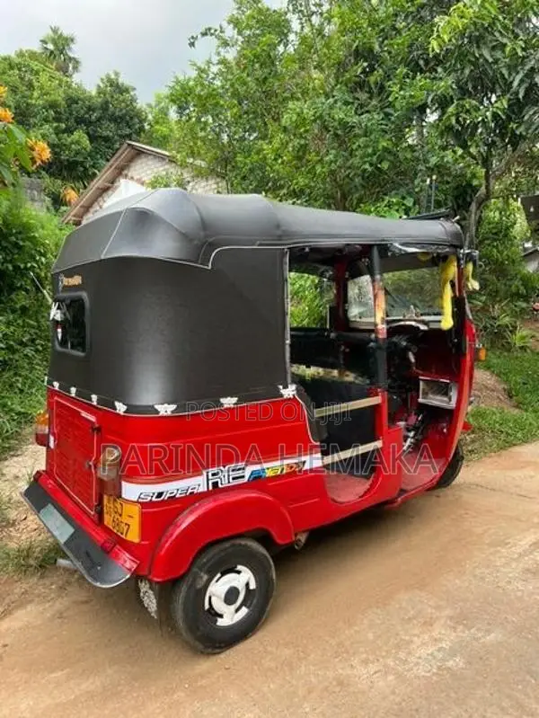 Bajaj RE 2001