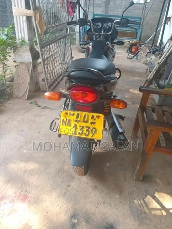 Bajaj Platina 100 2015