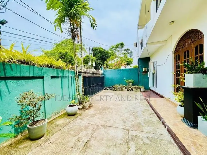 (SDS - 432) Valuable Two Storey House in Maharagama