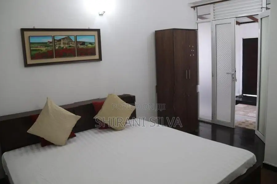 Room for Rent - With Furniture Colombo 7