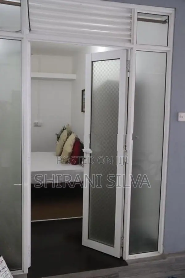 Room for Rent - With Furniture Colombo 7