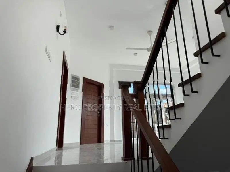 Modern Luxury Quality Valuable House for Sale in Piliyandala