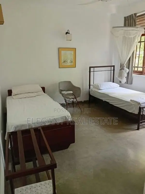 02 Bedroom Furnished Upstair House for Rent in Colombo 04 (A6065)-RENT
