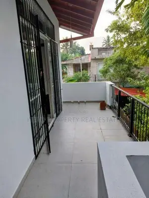 Modern Two Story House for Rent in Kadawatha