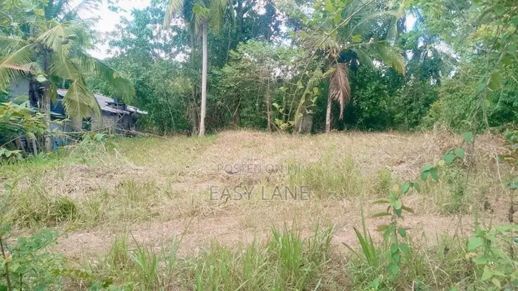 මීරීගම ඉඩමක්