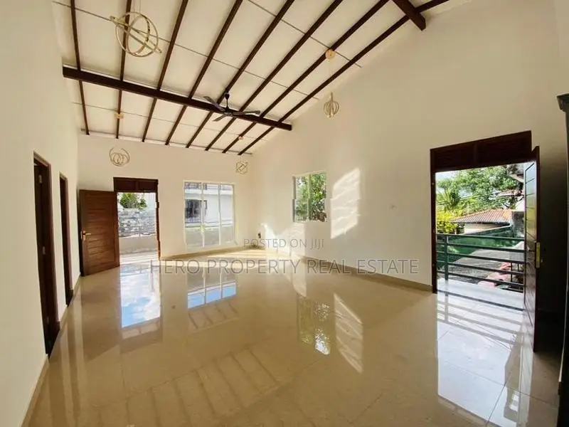 Brand New Luxury Upper Floor House for Rent in Pelawatta