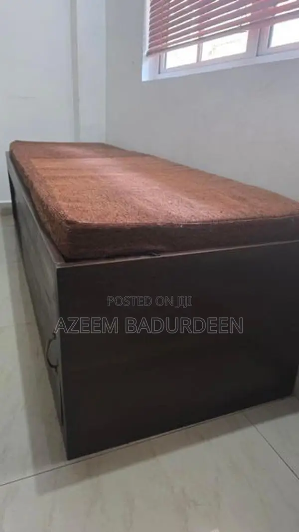Divan with In Built Shoe Rack