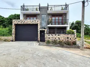 Kahathuduwa Designed Luxury Three Storey House for Sale