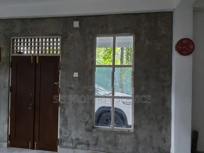 Modern Luxury 3-Storey House for Sale – Athurugiriya (SSPH-163)