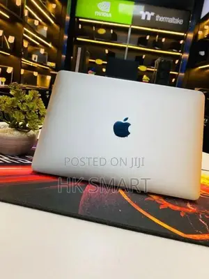 Apple Macbook Pro 2017 i7 16GB 512GB